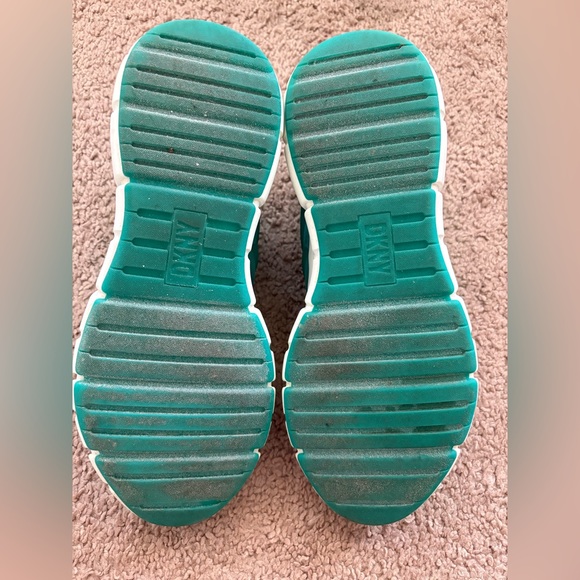 DKNY Adina Runner Sneaker size 10 Women - Picture 5 of 5
